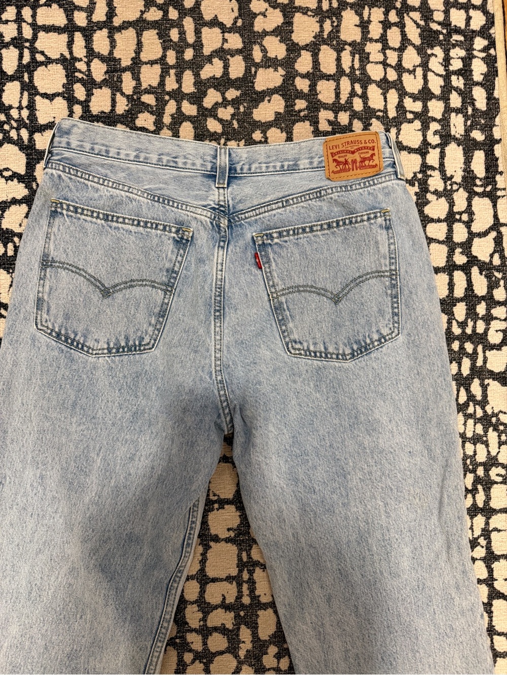 Levi’s Low Pro Light Wash Women's Jeans - Picture 7 of 9